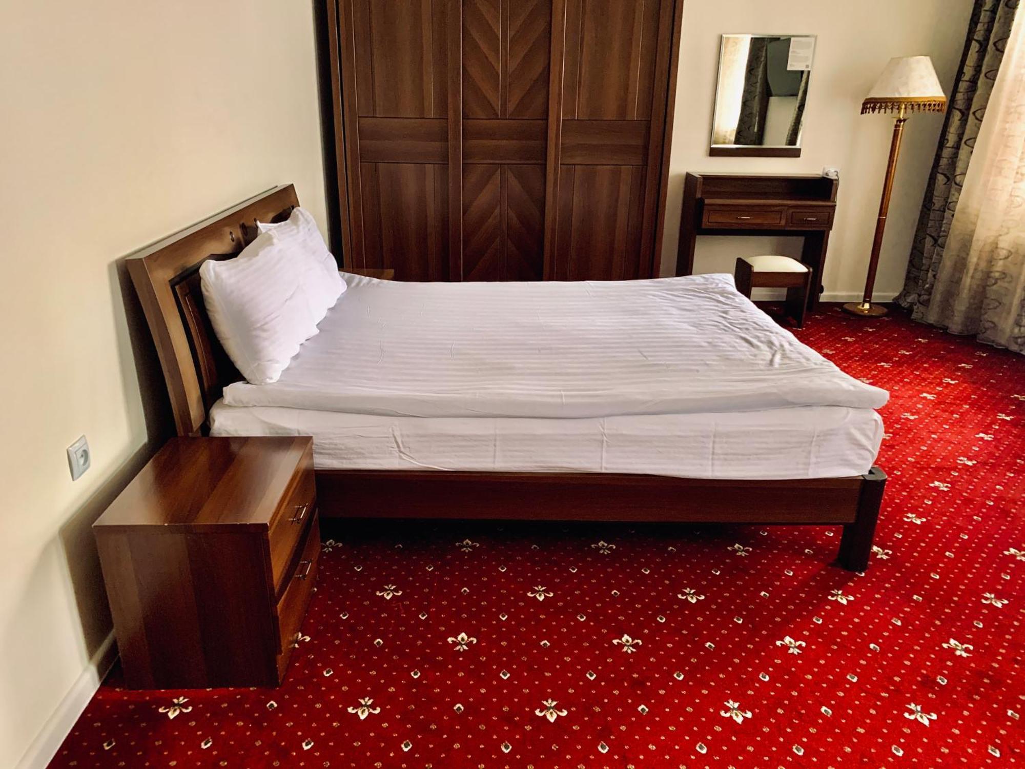 Dostyq Kokshetau Hotel Екстериор снимка